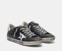 Picture of golden goose 